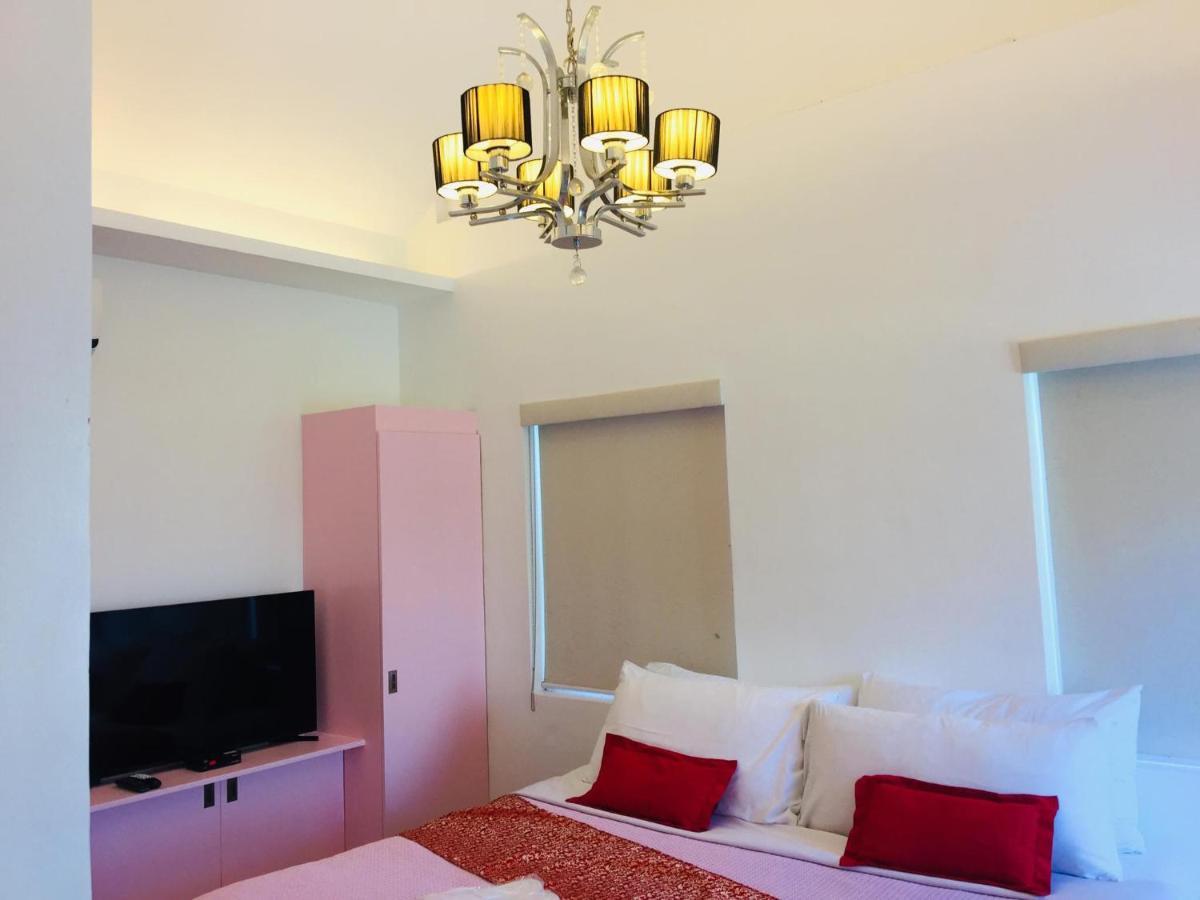 The Carmelence Lodge Tagaytay City Buitenkant foto