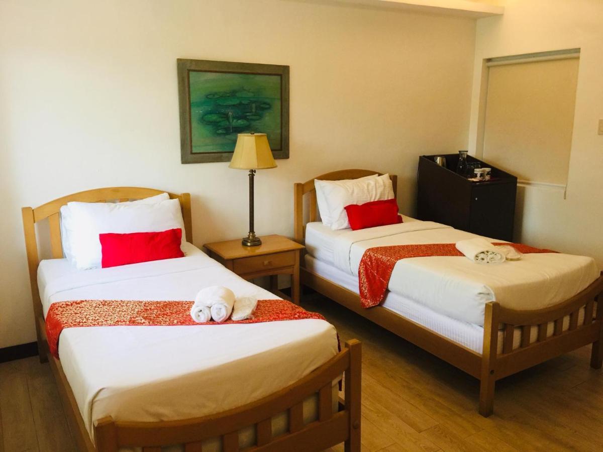 The Carmelence Lodge Tagaytay City Buitenkant foto